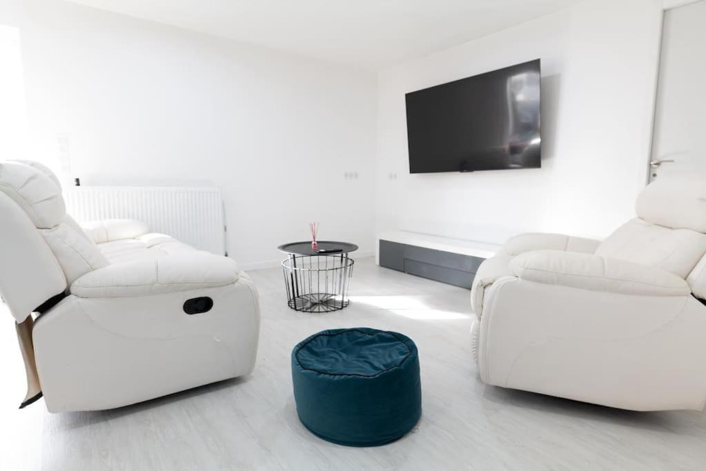 Appartement Entier 2 Chambres Chez Zarius アティス・モンス エクステリア 写真